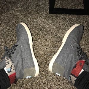 Men’s Toms lace up shoes